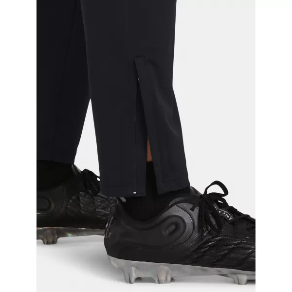  Muške sportske hlače UNDER ARMOUR UA M'S CH. PIQUE PANT 1382602-001 CRNA 