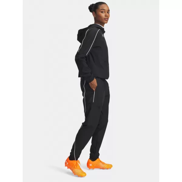  Ženske sportske hlače UNDER ARMOUR UA W CHALLENGER WARMUP PANTS 6004076-001 CRNA 