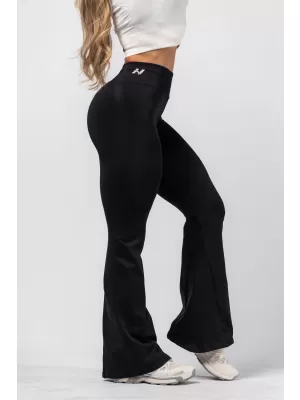 Bešavne lepršave tajice za oblikovanje FLOW SEAMLESS 498 BLACK Nebbia
