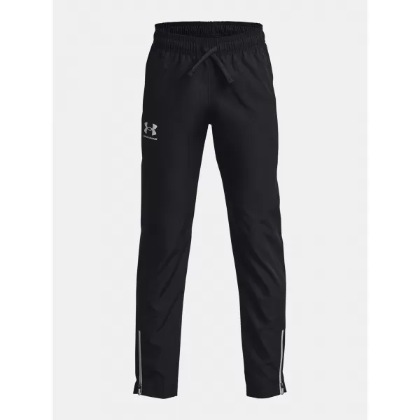 Hlače za dječake UNDER ARMOUR UA SPORTSTYLE WOVEN PANTS 1370184-001 CRNA 
