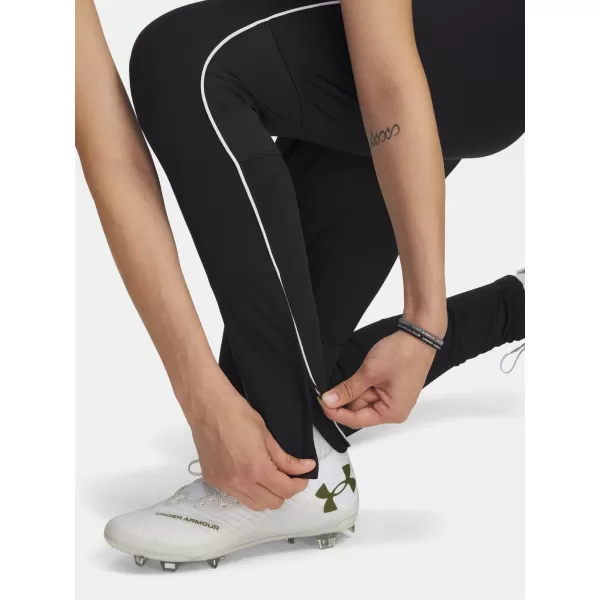  Ženske sportske hlače UNDER ARMOUR UA W CHALLENGER TRAINING PN 6004073-001 CRNA 