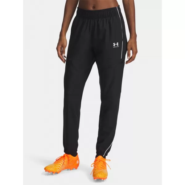  Ženske sportske hlače UNDER ARMOUR UA W CHALLENGER WARMUP PANTS 6004076-001 CRNA 