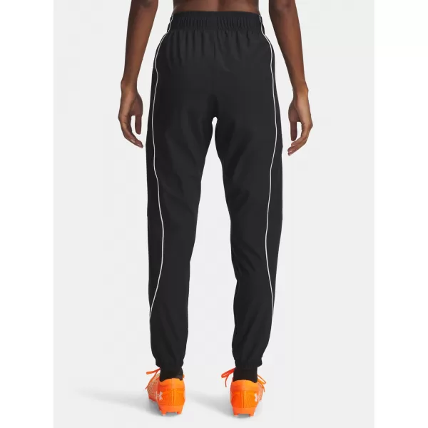  Ženske sportske hlače UNDER ARMOUR UA W CHALLENGER WARMUP PANTS 6004076-001 CRNA 