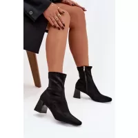 Crno