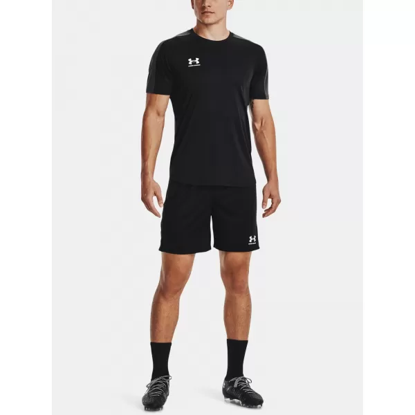  Muške kratke hlače UNDER ARMOUR CHALLENGER CORE SHORT 1372691-001 CRNA 