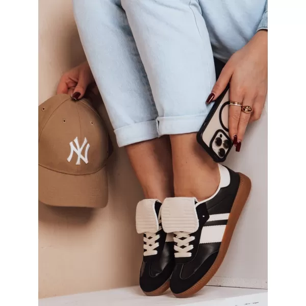  Dame DSTREET ZY0643 CRNI 