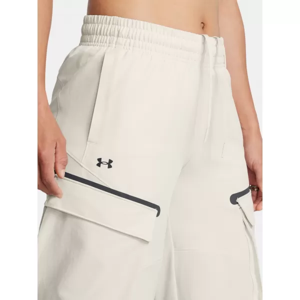  Ženske sportske hlače UNDER ARMOUR UNSTOPPABLE CARGO PANT 1386481-110 BIJELA 