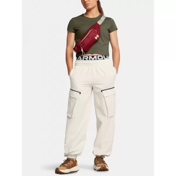  Ženske sportske hlače UNDER ARMOUR UNSTOPPABLE CARGO PANT 1386481-110 BIJELA 