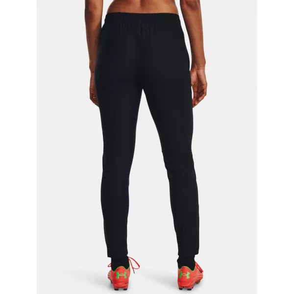  Ženske sportske hlače UNDER ARMOUR WS CH. PIQUE PANT 1379599-001 CRNA 