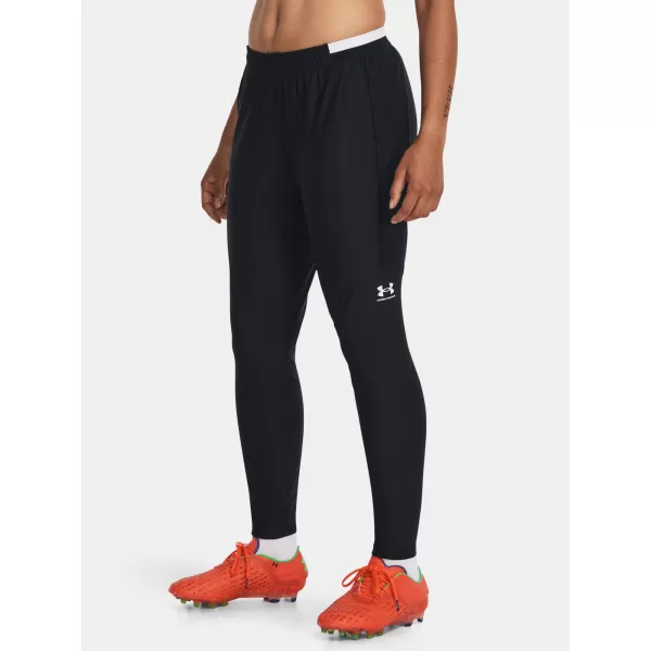  Ženske sportske hlače UNDER ARMOUR WS CHALLENGER PRO PANT 1380509-001 CRNA 