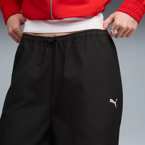  Ladijske hlače PUMA WARDROBE ESS PARACHUTE WOVEN PANTS OP 632044-01 CRNI 