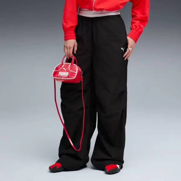  Ladijske hlače PUMA WARDROBE ESS PARACHUTE WOVEN PANTS OP 632044-01 CRNI 